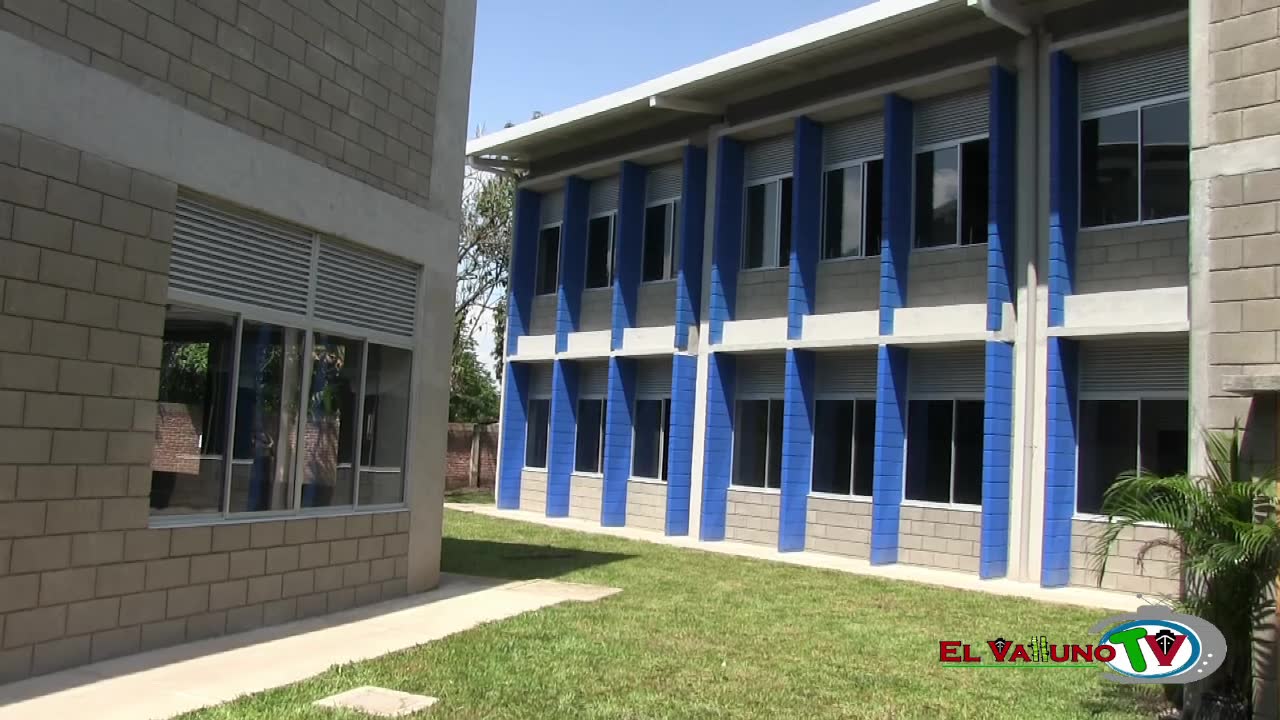 Entrega Colegio 10 Guacarí.